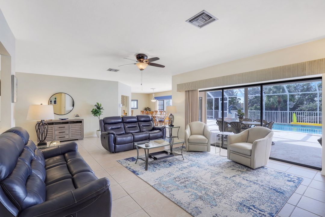 550 Inlet Dr, Marco Island, FL 34145