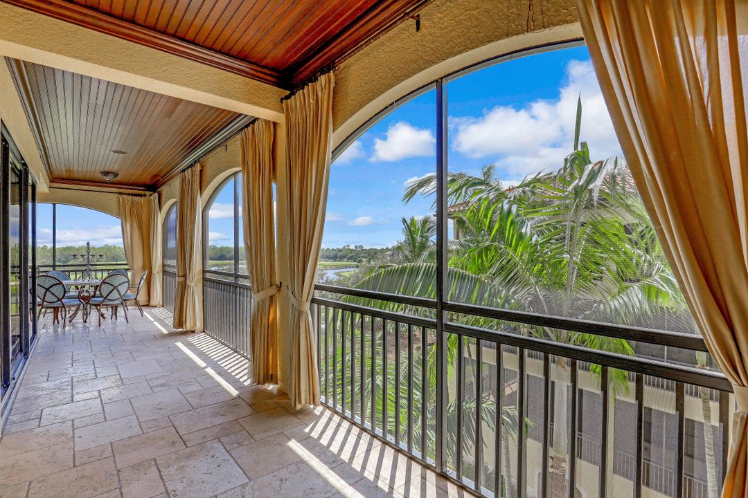 2542 Marquesa Royale Ln #301, Naples, FL 34109