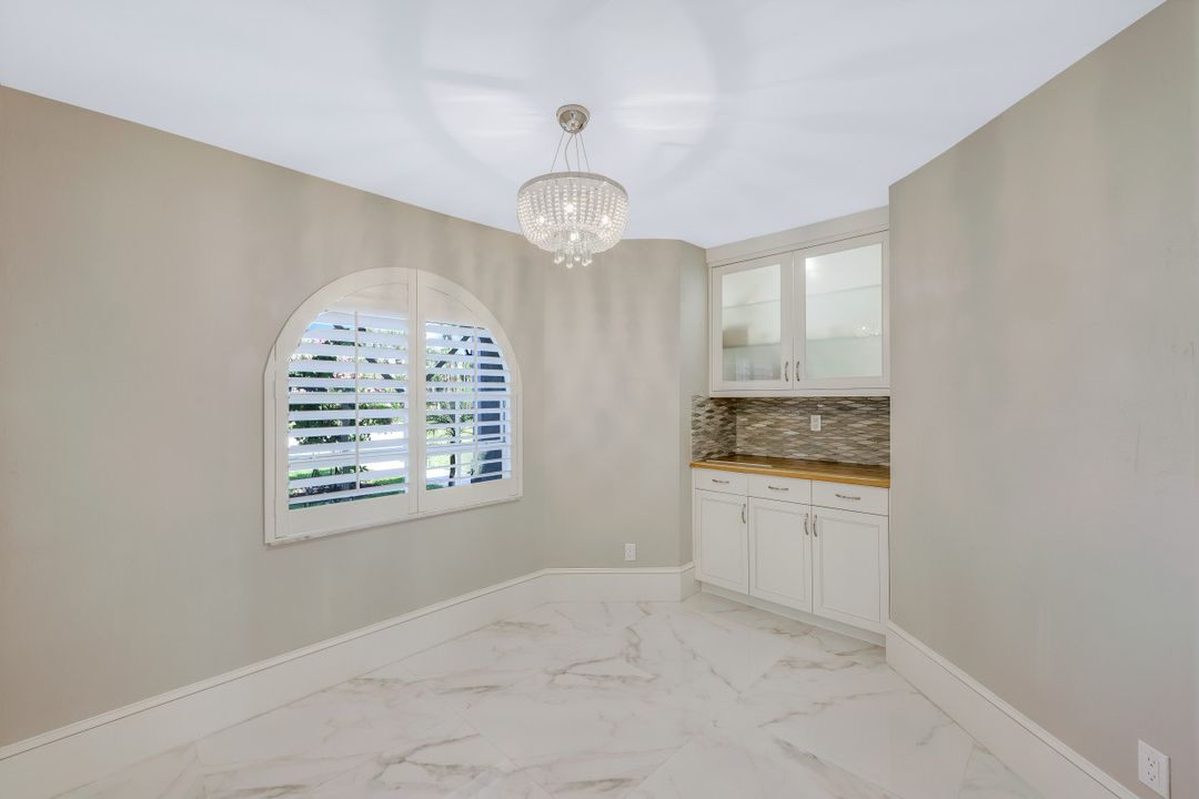 720 17th St NW, Naples, FL 34120