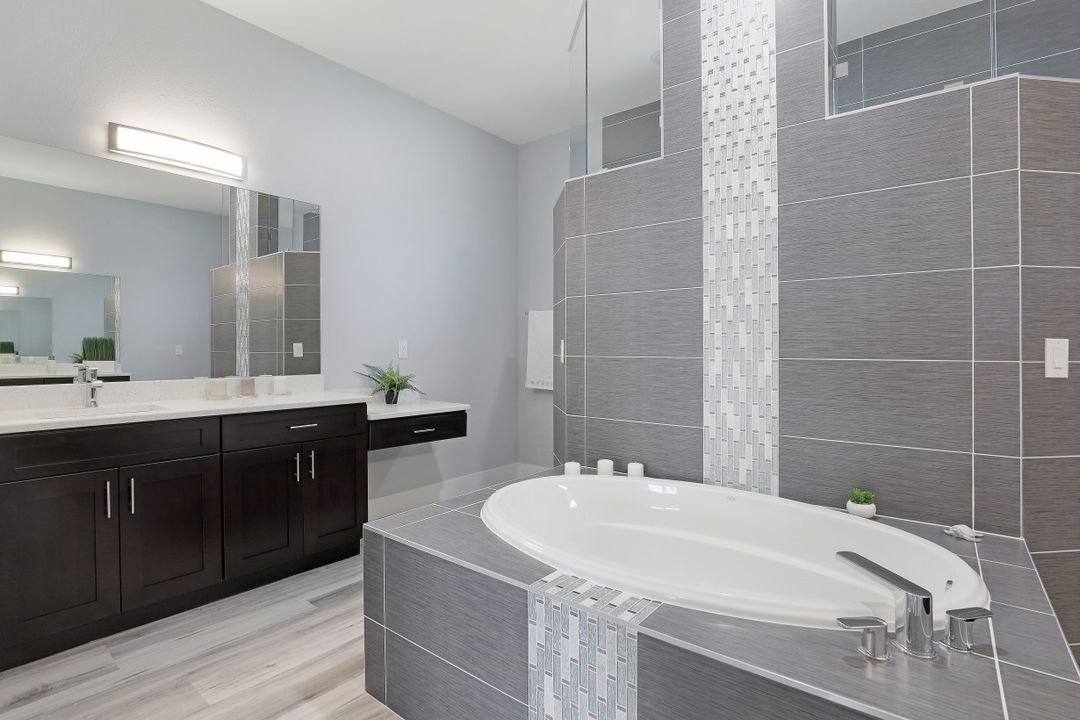 3400 W Gator Cir, Cape Coral, FL 33909