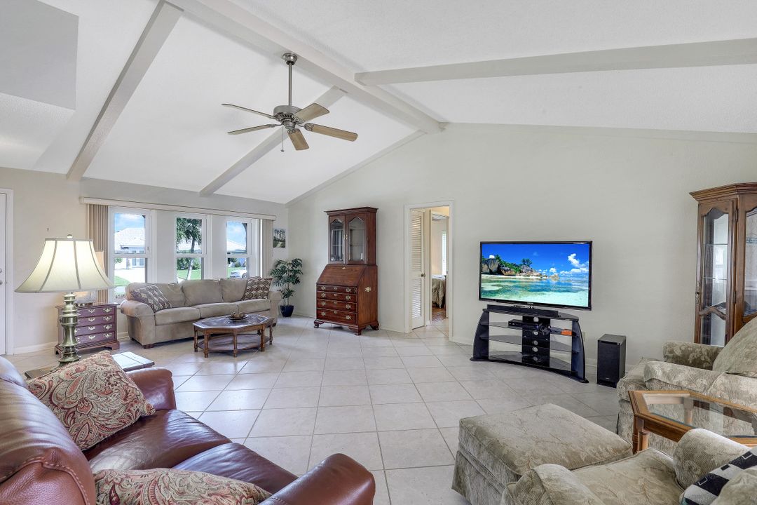 5228 SW 11th Pl, Cape Coral, FL 33914