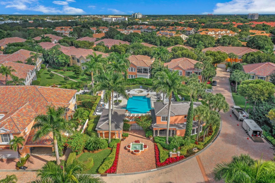 630 Via Mezner #1001, Naples, FL 34108