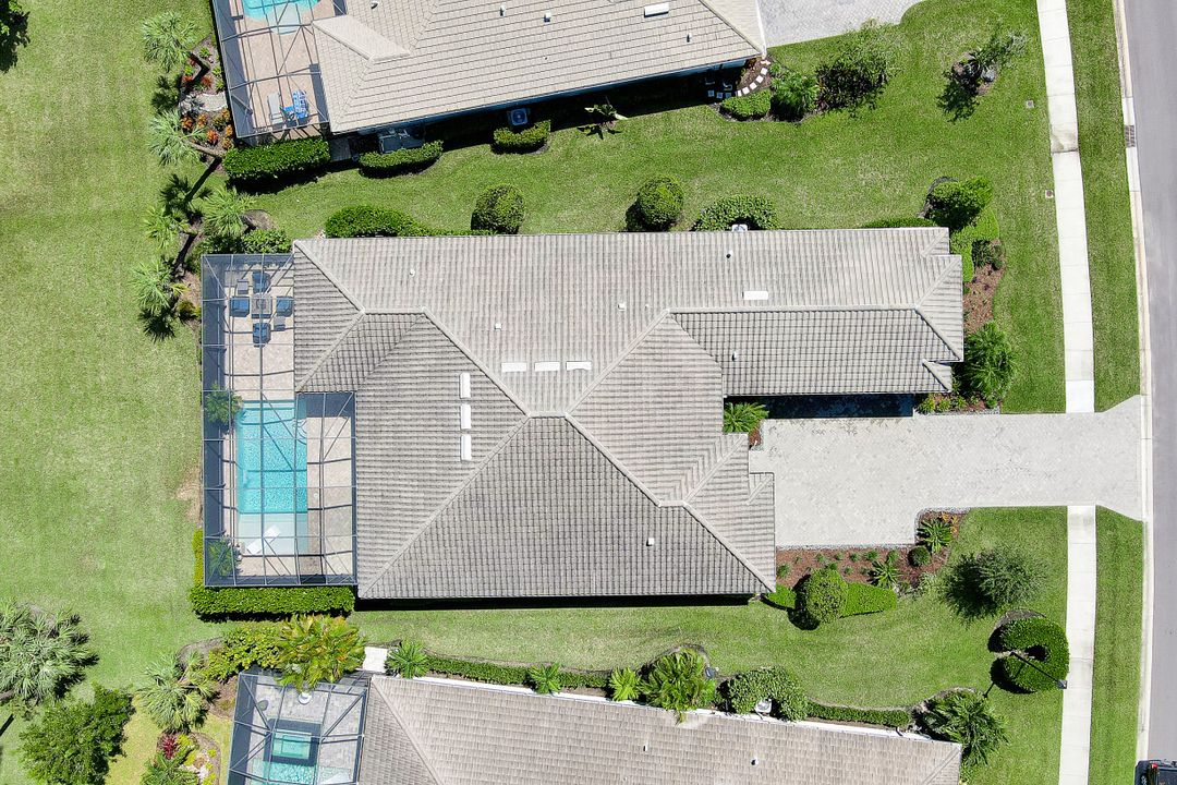 2155 Antigua Ln, Naples, FL 34120