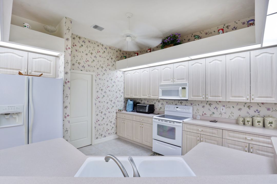 3023 SE 8th Ave, Cape Coral, FL 33904