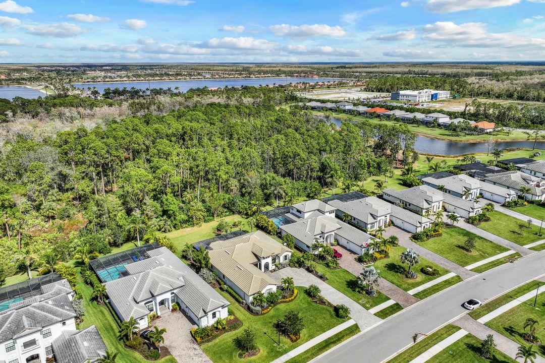 2303 Somerset Pl, Naples, FL 34120