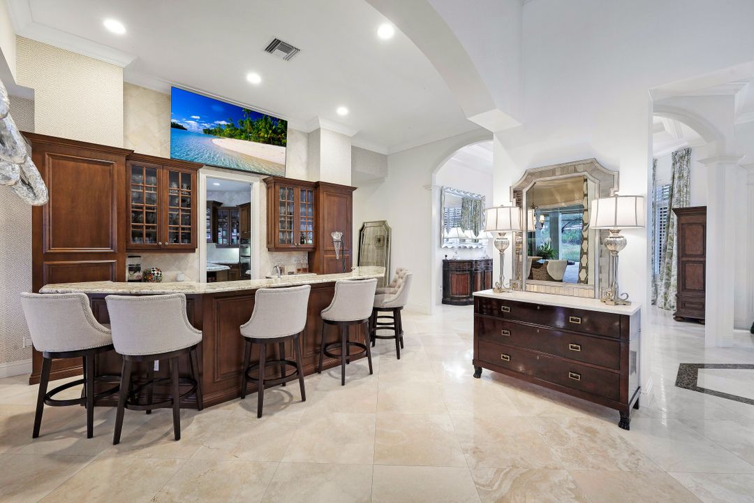 313 Chancery Cir, Naples, FL 34110