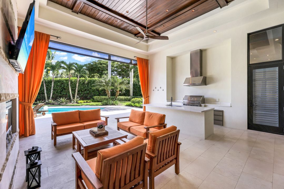 2546 Augusta Dr, Naples, FL 34109