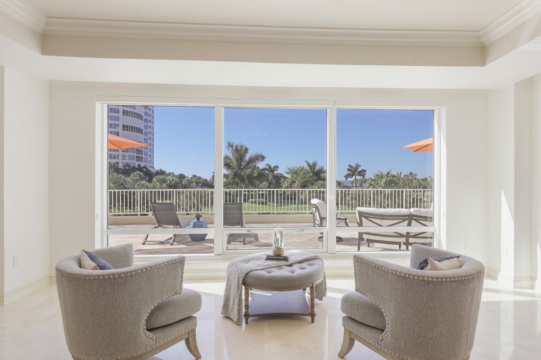 4201 Gulf Shore Blvd N #302, Naples, FL 34103