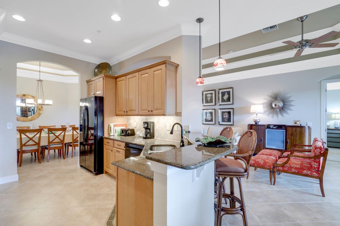 9525 Ironstone Terrace #Unit 202, Naples, FL 34120