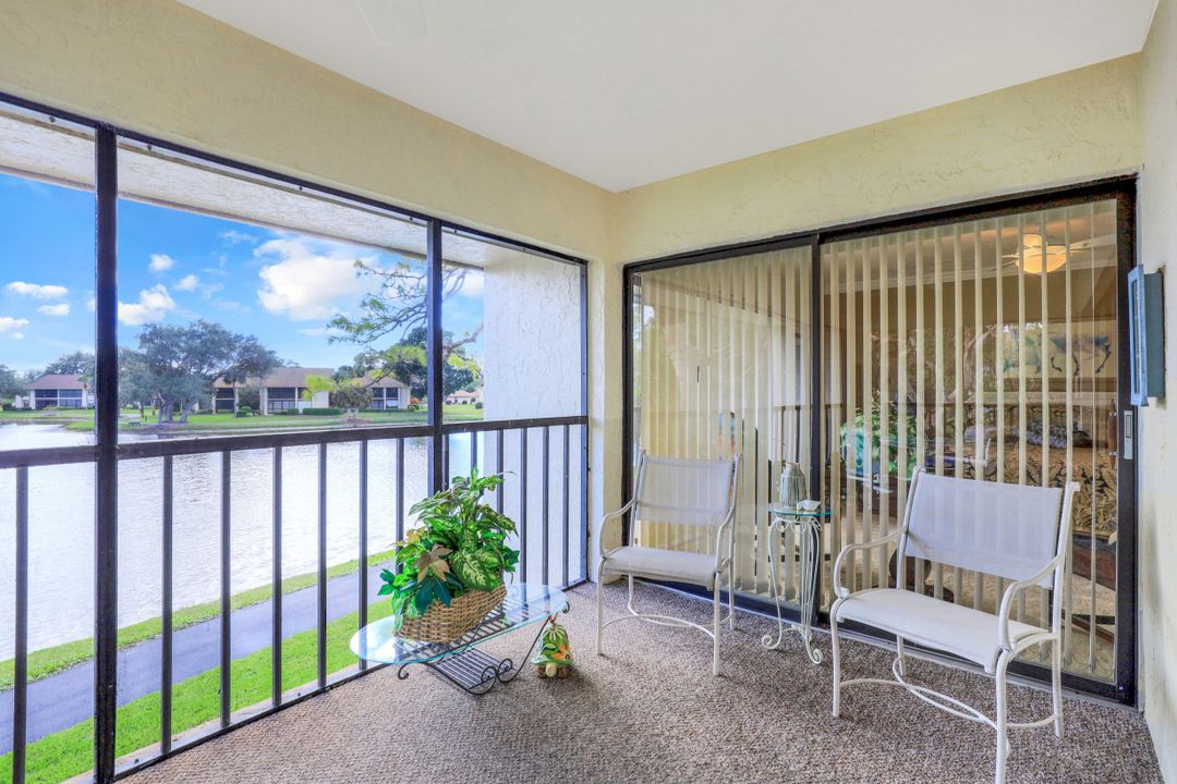 560 Retreat Dr #201, Naples, FL 34110