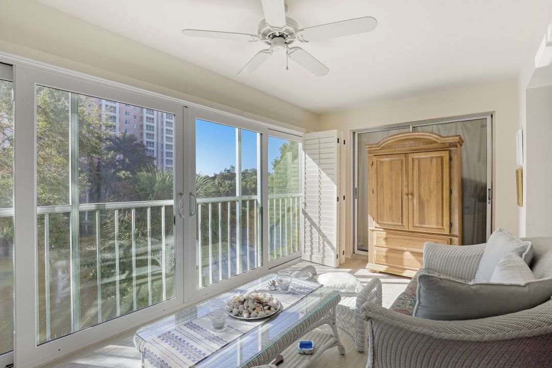 5895 Chanteclair Dr #122, Naples, FL 34108