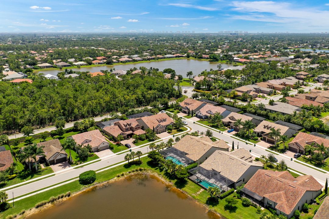 16284 Camden Lakes Cir, Naples, FL 34110
