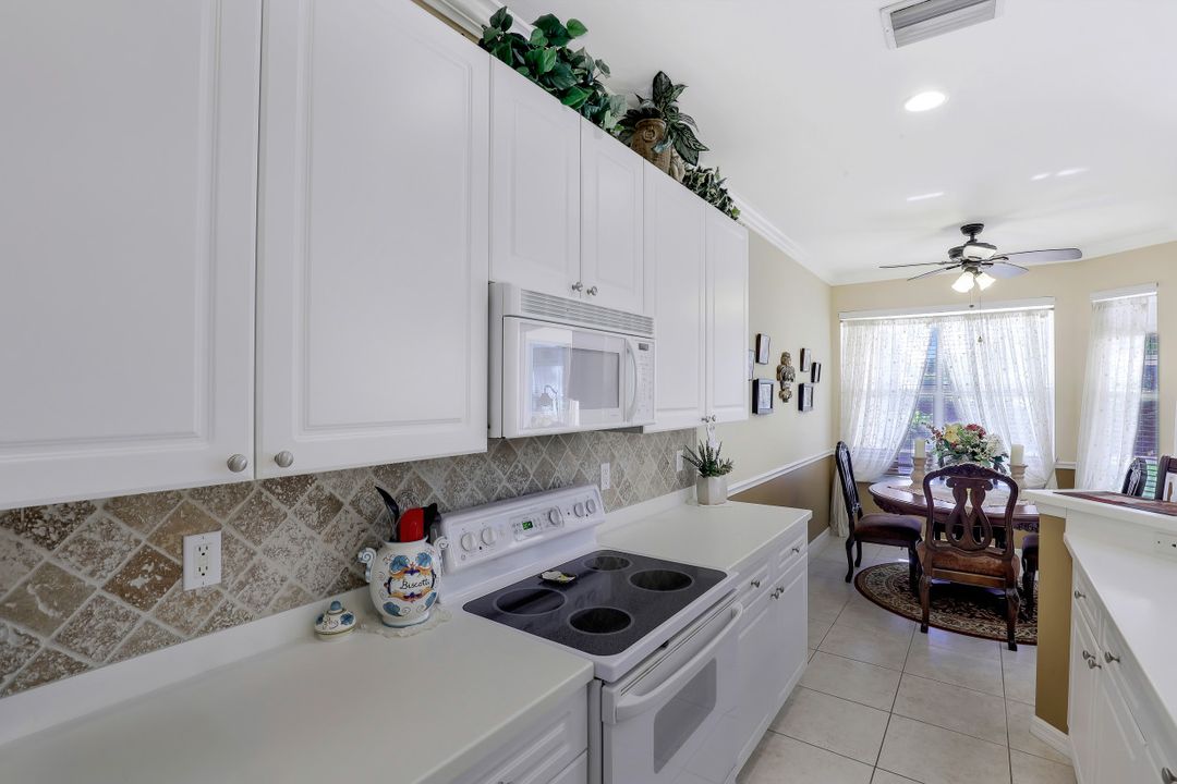 2084 Crestview Way, Naples, FL 34119