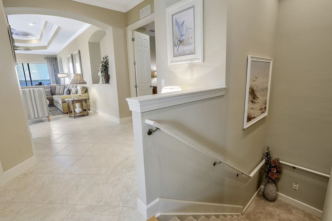 9060 Siesta Bay Dr #201, Naples, FL 34120