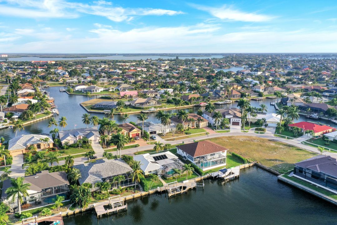 1552 Buccaneer Ct, Marco Island, FL 34145