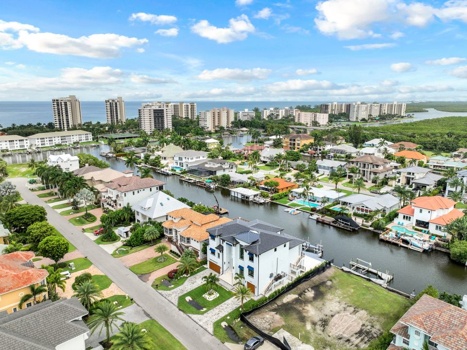 241 Egret Ave, Naples, FL 34108