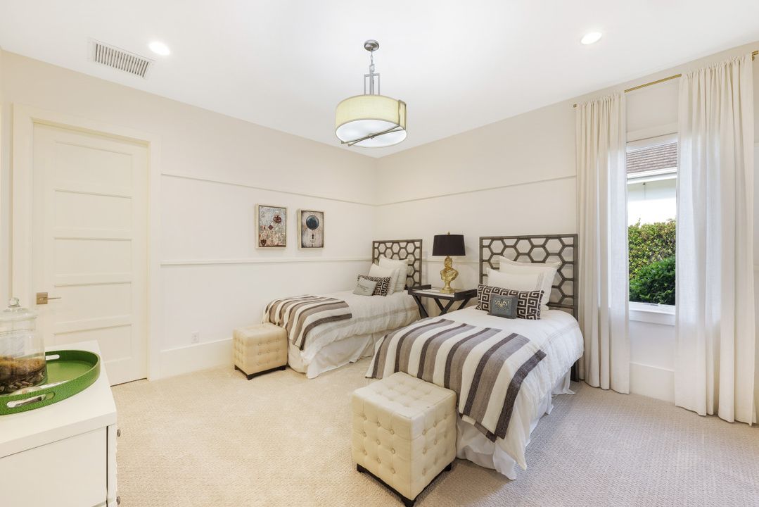 26171 Woodlyn Dr, Bonita Springs, FL 34134