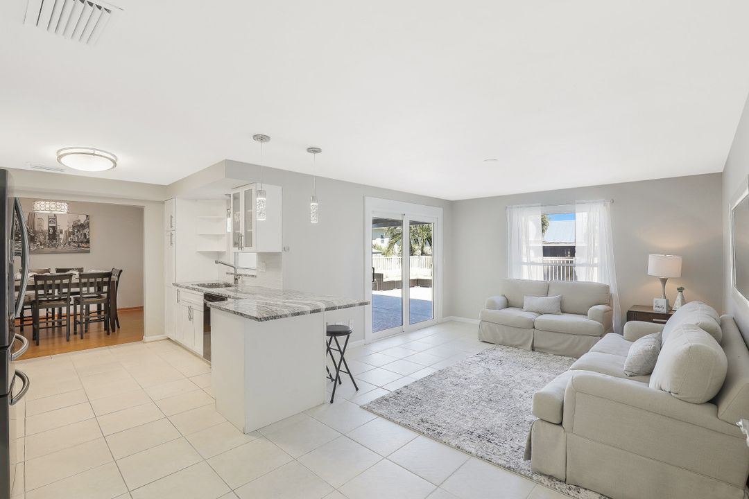 18469 Phlox Dr, Fort Myers, FL 33967