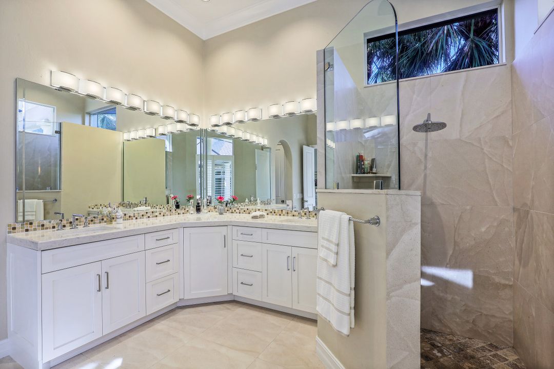 1564 Gormican Ln, Naples, FL 34110