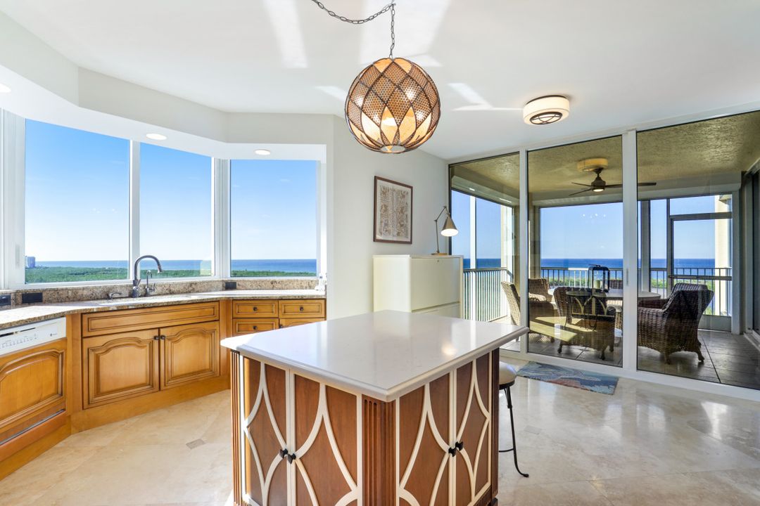 6597 Nicholas Blvd #1501, Naples, FL 34108