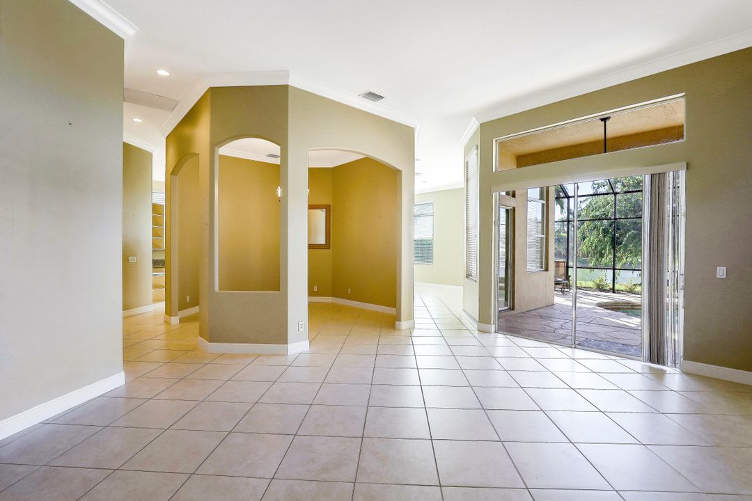 3304 Potomac Ct, Naples, FL 34120