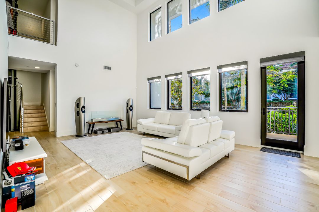 1035 3rd Ave S #105, Naples, FL 34102