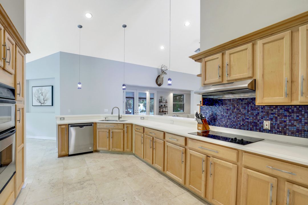 180 23rd St NW, Naples, FL 34120