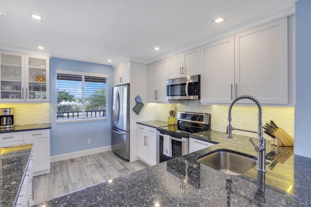 5695 Rattlesnake Hammock Rd #202B, Naples, FL 34113