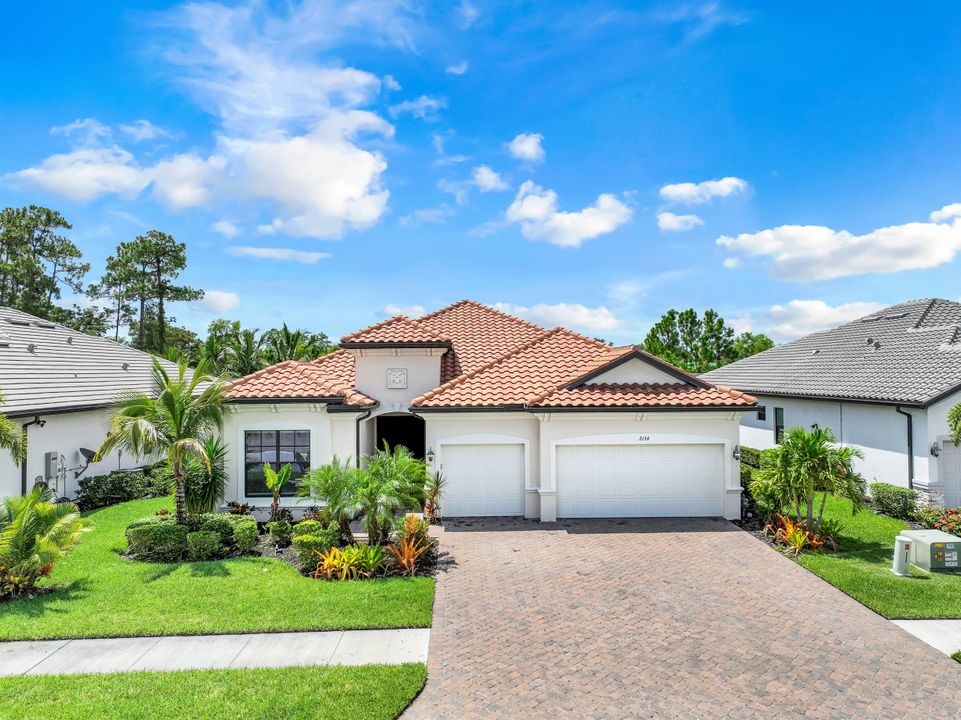 2134 Antigua Ln, Naples, FL 34120