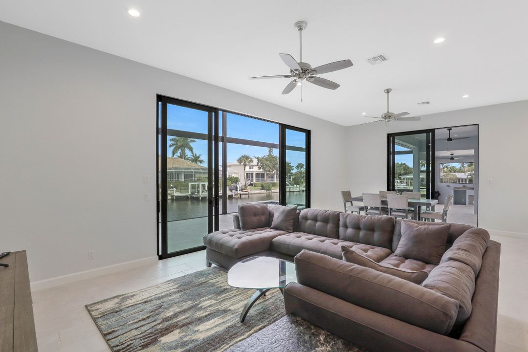 782 Saturn Ct, Marco Island, FL 34145