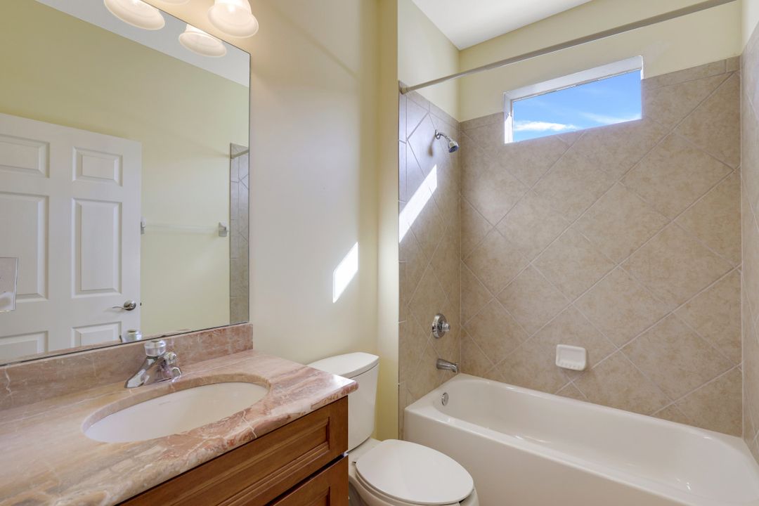 9400 La Bianco St, Fort Myers, FL 33967