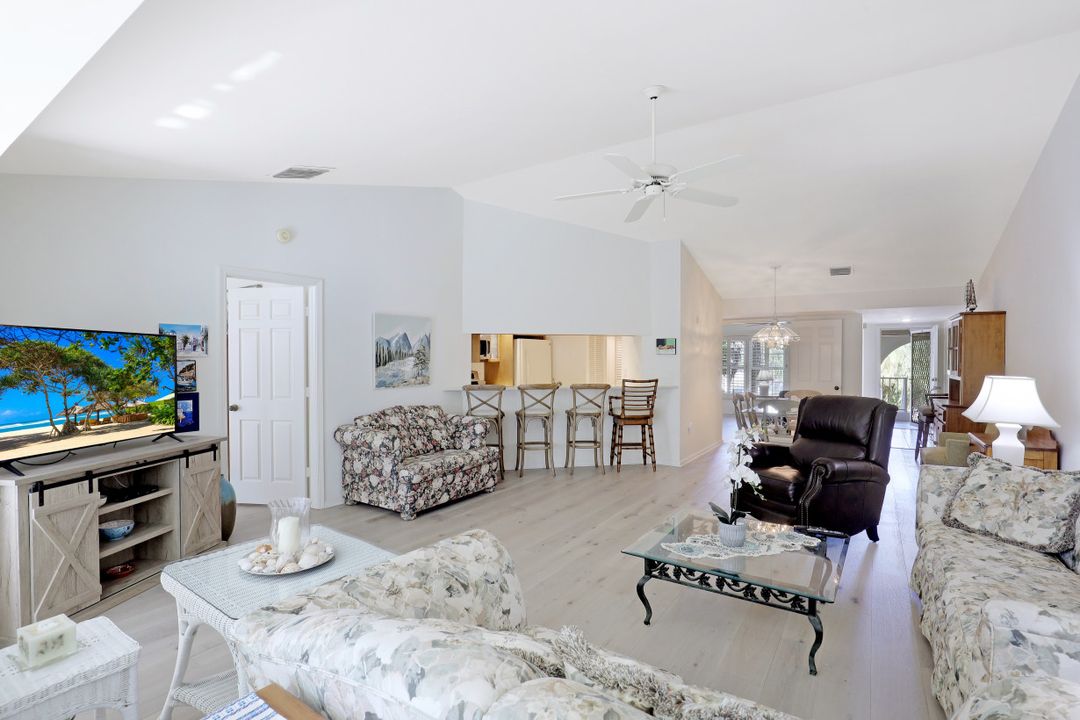 5895 Chanteclair Dr #122, Naples, FL 34108