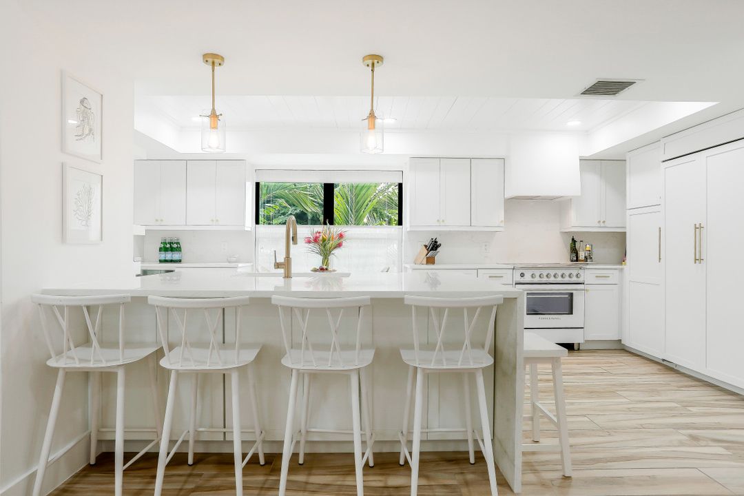 4451 Gulf Shore Blvd N #205, Naples, FL 34103