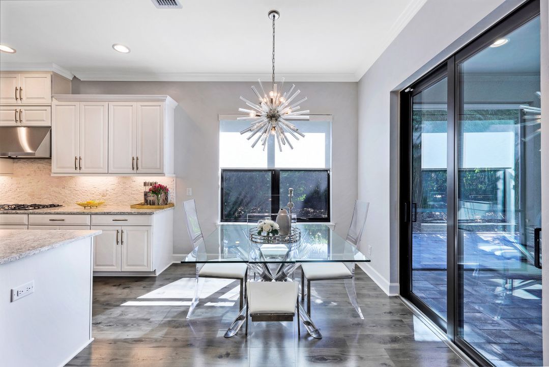 8696 Dilillo Ct, Naples, FL 34119