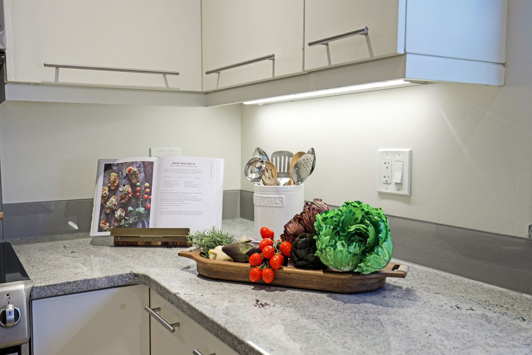 640 98th Ave N, Naples, FL 34108