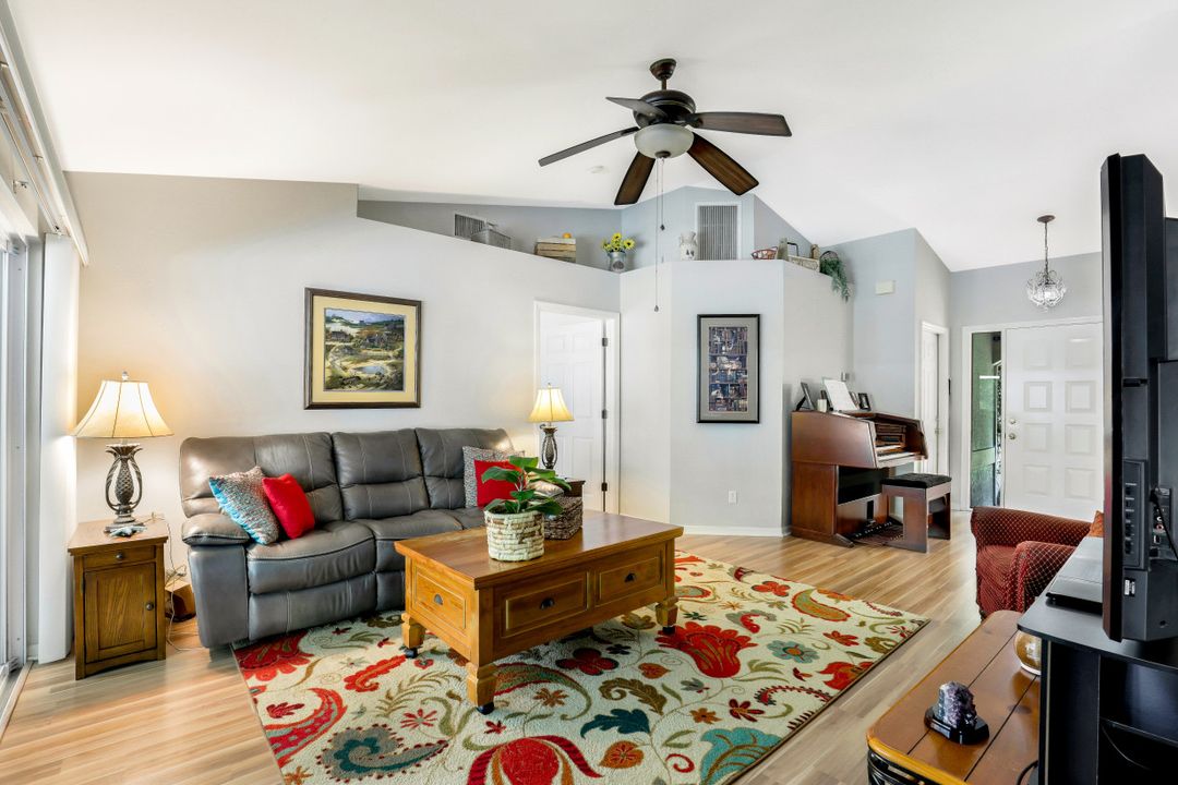 1561 Logan Ct, Naples, FL 34116