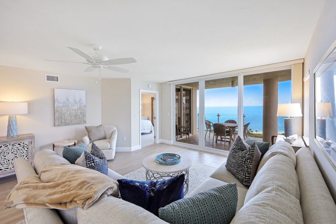 40 Seagate Dr #1004, Naples, FL 34103