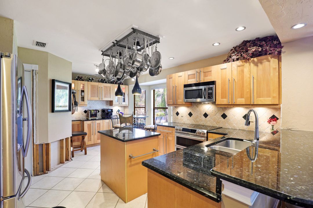 17755 Park Village Blvd, Fort Myers, FL 33908