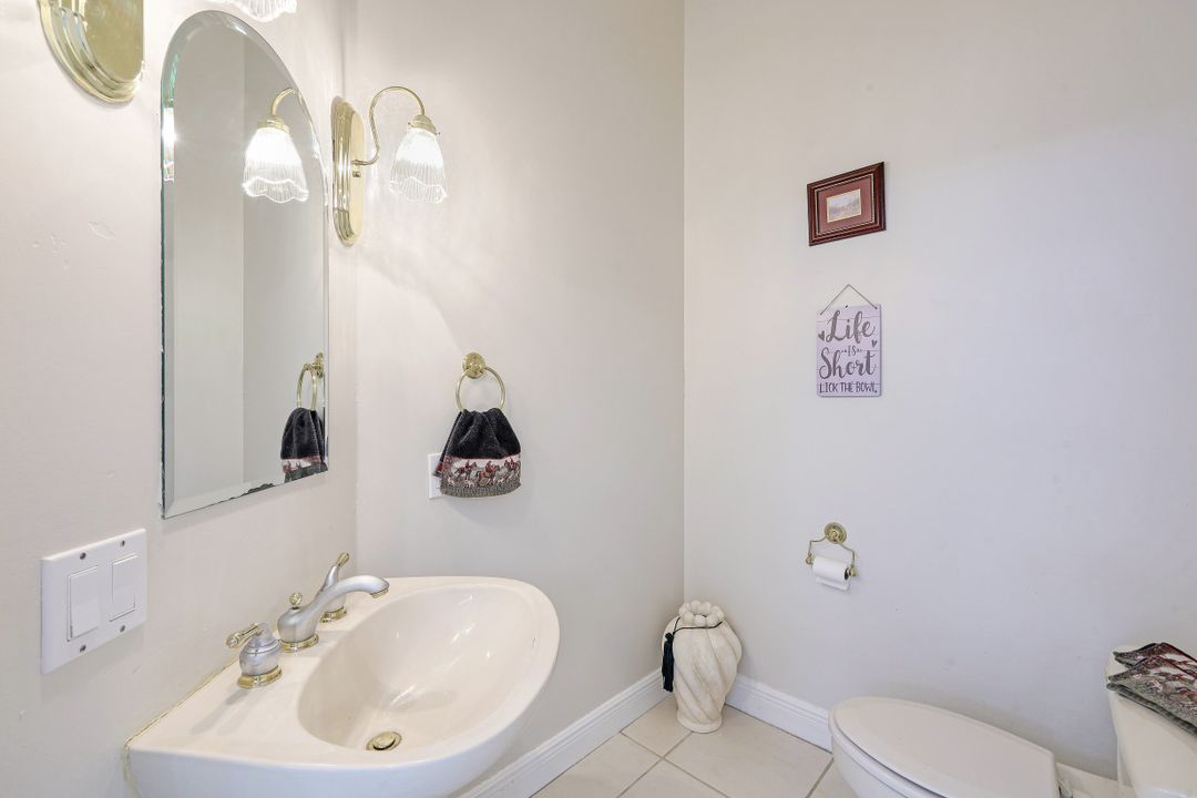 6881 Bottlebrush Ln, Naples, FL 34109