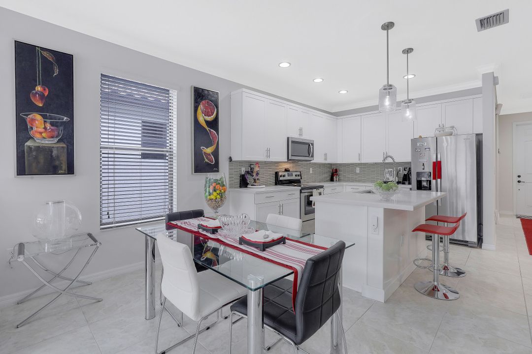 8821 Madrid Cir, Naples, FL 34104