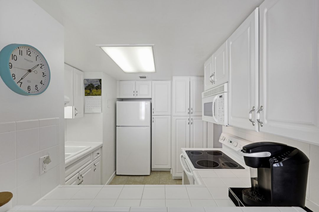 180 Seaview Ct #817, Marco Island, FL 34145