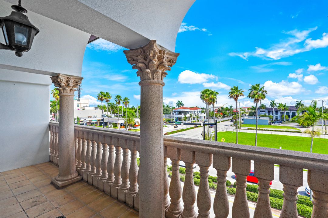 900 5th Ave S #301, Naples, FL 34102