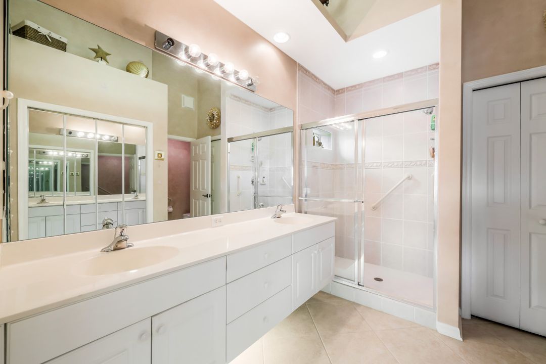 2386 Magnolia Ln #16, Naples, FL 34112