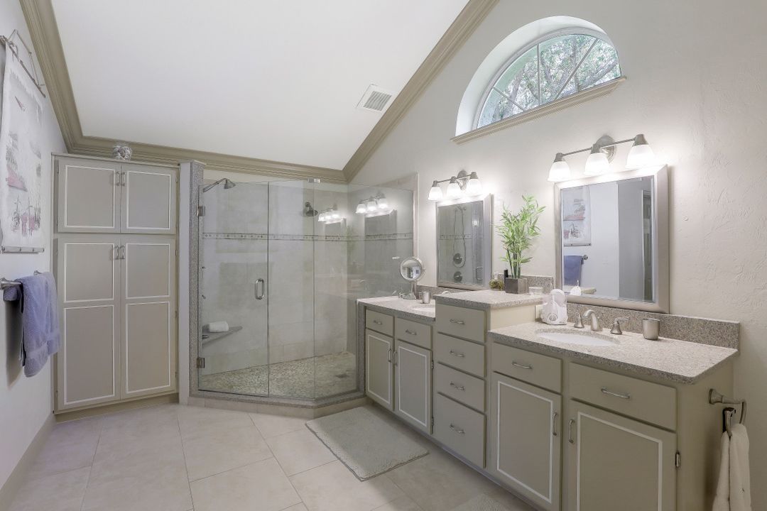 204 SE 20th Pl, Cape Coral, FL 33990