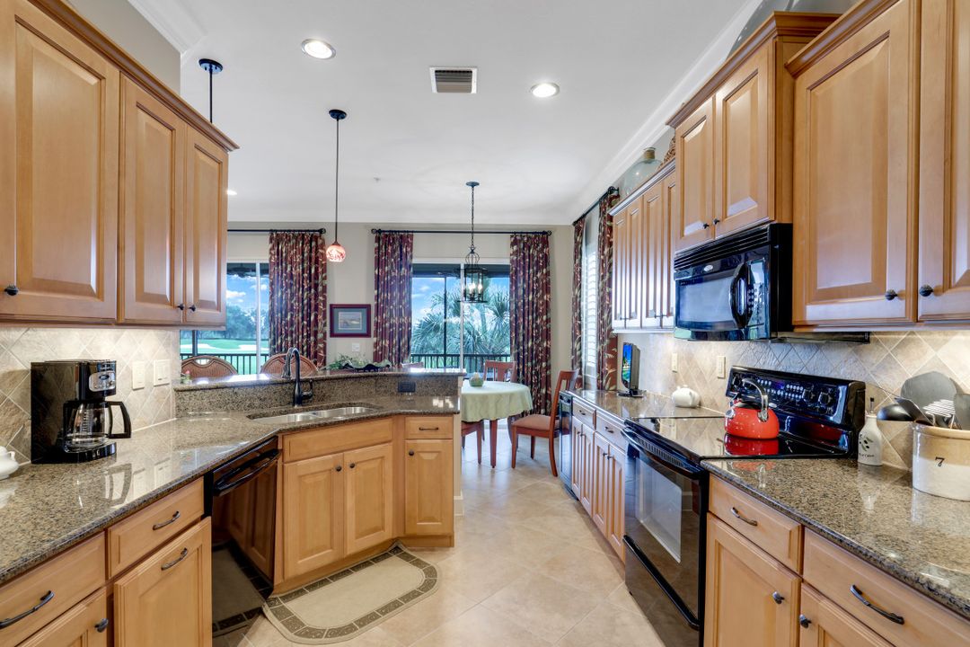 9525 Ironstone Terrace #Unit 202, Naples, FL 34120