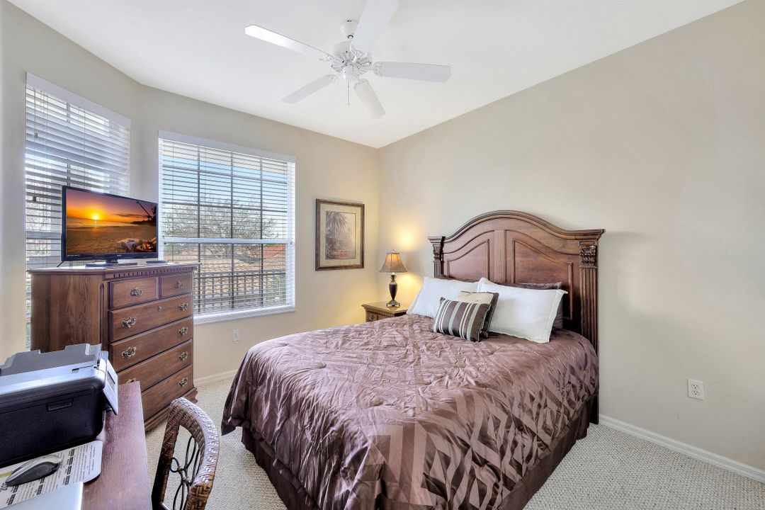 8259 Parkstone Pl #206, Naples, FL 34120