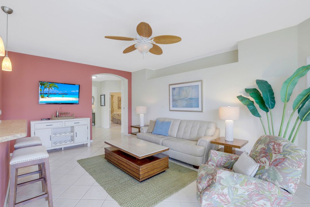 5230 Birmingham Dr #102, Naples, FL 34110