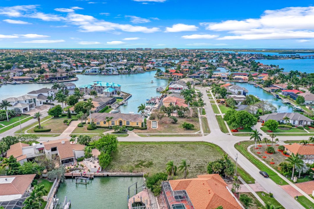 450 Balsam Ct, Marco Island, FL 34145