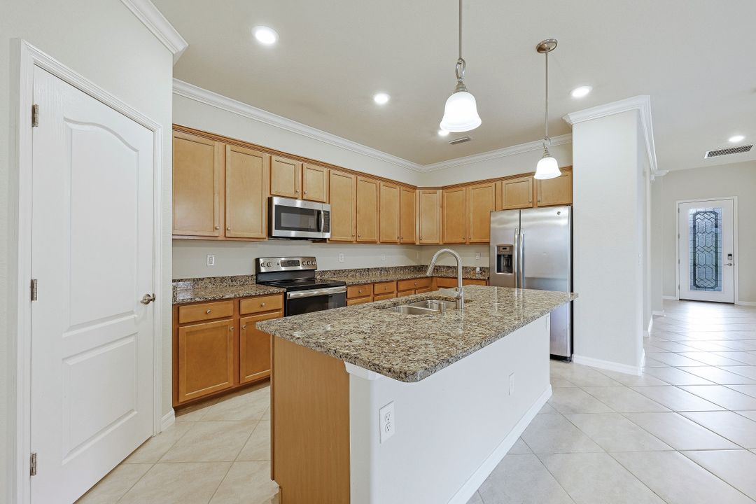 2565 Caslotti Way, Cape Coral, FL 33909