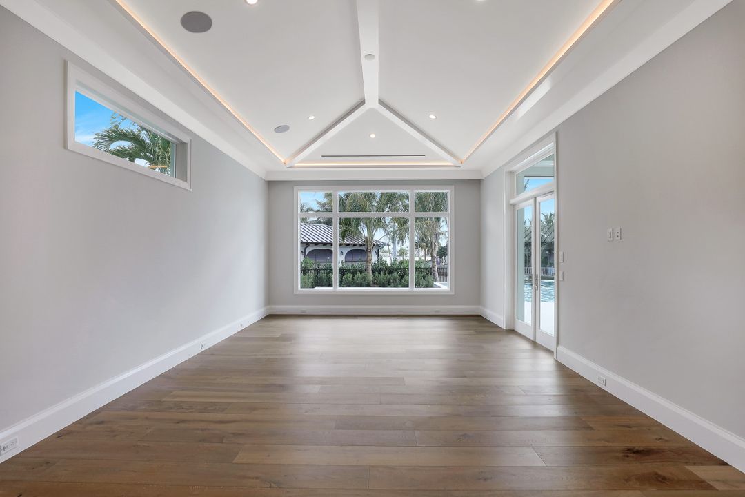 940 17th Ave S, Naples, FL 34102